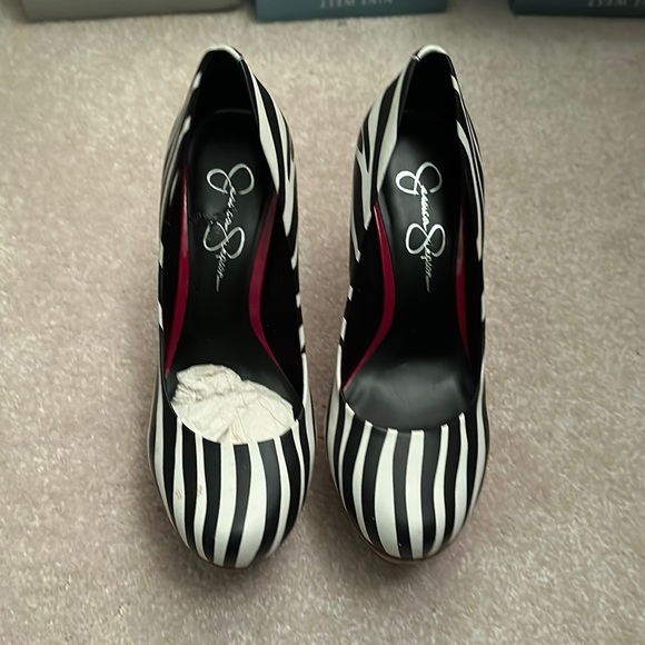 Heels - Picture 1 of 3